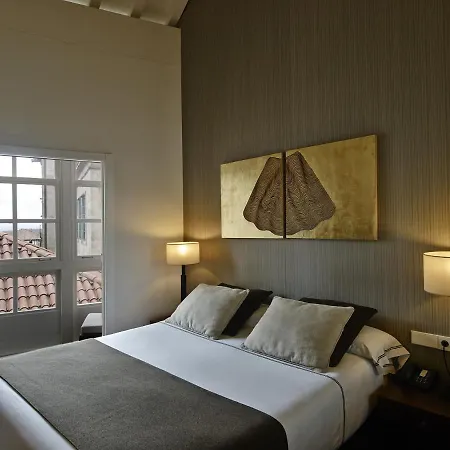 Отель Carris Casa De La Troya Сантьяго-де-Компостела