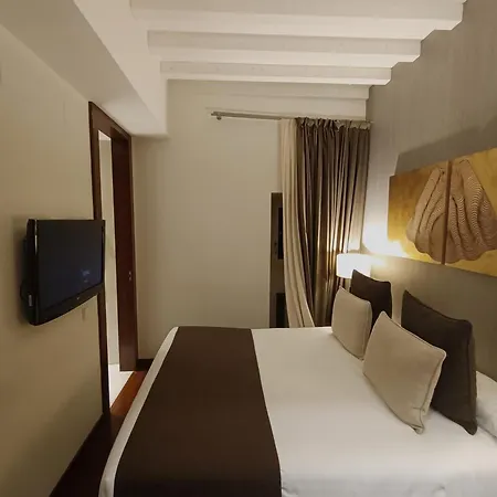 Hotel Carris Casa De La Troya