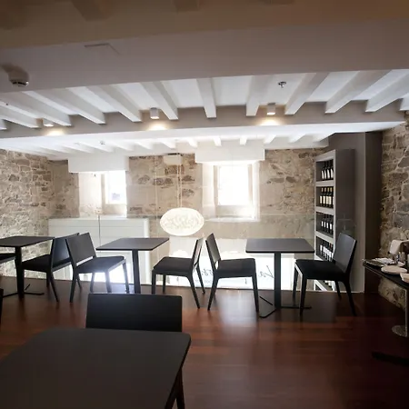 ホテル Carris Casa De La Troya 3*